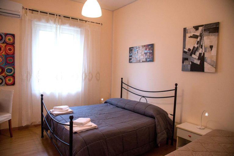 Bedroom 3, B&B Caffelletto-Papardo-Sperone, Messina