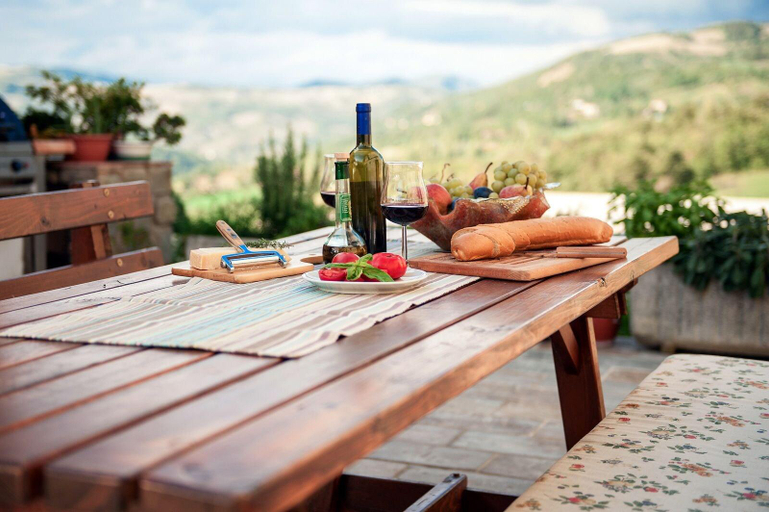 Food & Drinks, Fattoria Ca' di Fatino, Bologna