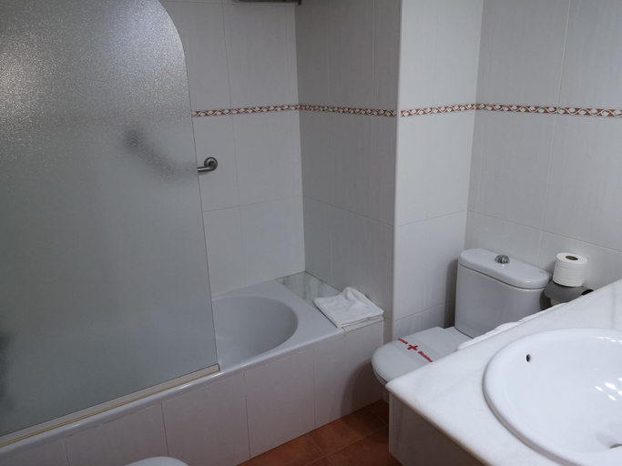 Bathroom 4, Hotel Santa Ana, Sevilla