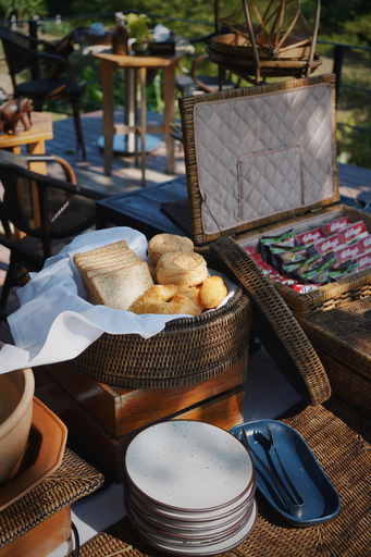 Food & Drinks 18