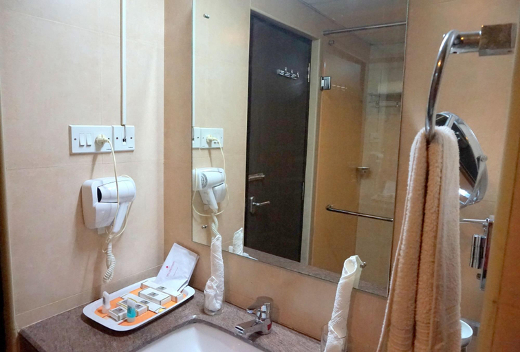 Bathroom 4, White Gate Residency, Kottayam