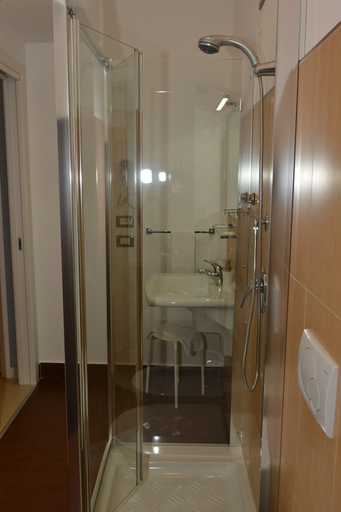 Bathroom 3, Un B&B al Belvedere, Enna