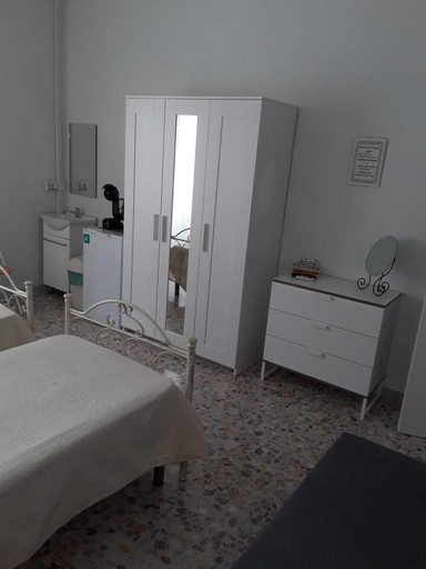 Bathroom 4, Sassi Planet, Matera