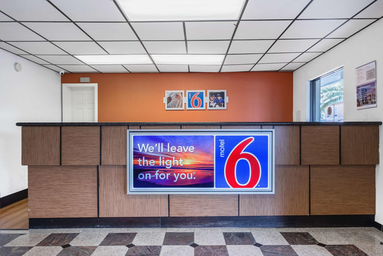 Public Area 2, Motel 6 Sulphur, LA, Calcasieu