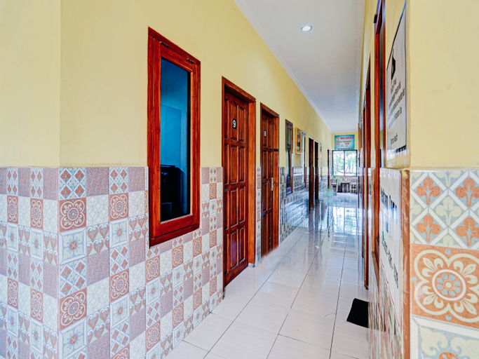Public Area 4, OYO 90234 Dhoho Family Guest House, Kediri