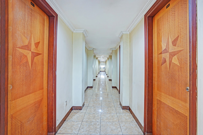 OYO 90380 Andalus Hotel Syariah, Surabaya