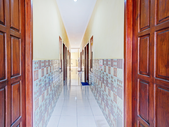 Public Area 5, OYO 90234 Dhoho Family Guest House, Kediri