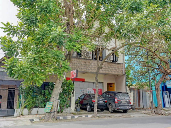 Exterior & Views 2, OYO 90234 Dhoho Family Guest House, Kediri