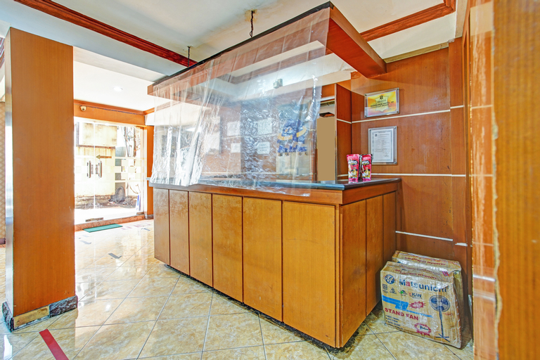OYO 90380 Andalus Hotel Syariah, Surabaya