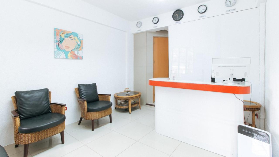 Public Area 3, RedDoorz near Tambo Quirino Avenue, Parañaque