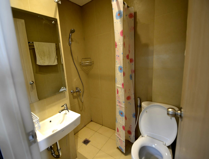 Bathroom 5, Studio17 @Elpis Kemayoran free Netflix & Disney+, Jakarta Pusat