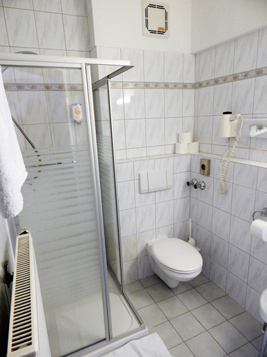 Bathroom 5, Land Gut Hotel Zum Alten Forsthaus, Düren