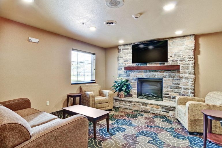 Public Area 2, Cobblestone Inn & Suites - Ambridge, Beaver