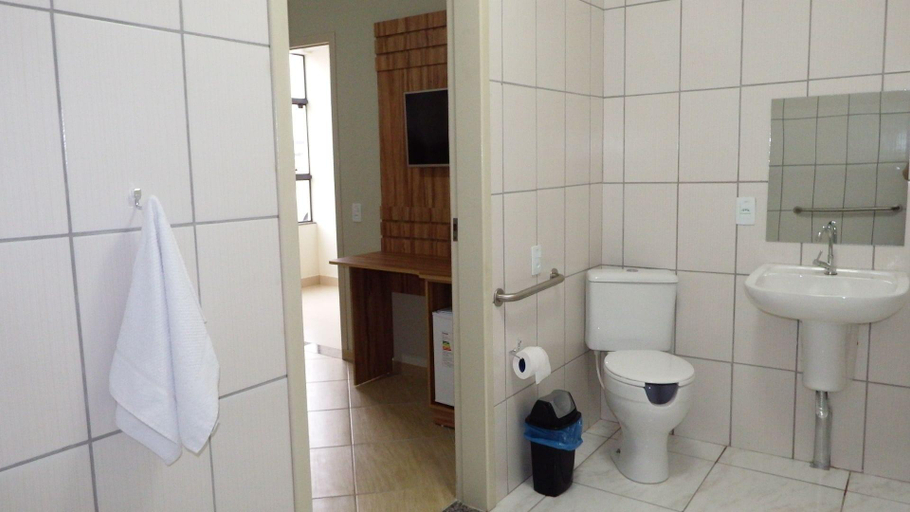 Bathroom 4, Coral Palace Hotel, Sangão