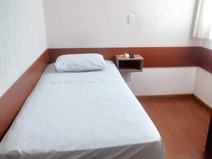 Bedroom 3, Lelis Hotel, Itapira