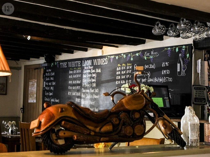 Public Area, The White Lion, Hampshire