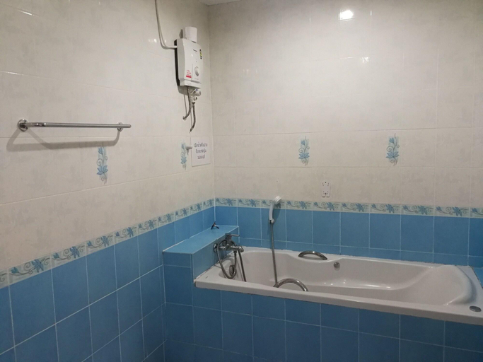 Bathroom 4, Reurn Thai Resort Ratchaburi, Damnoen Saduak