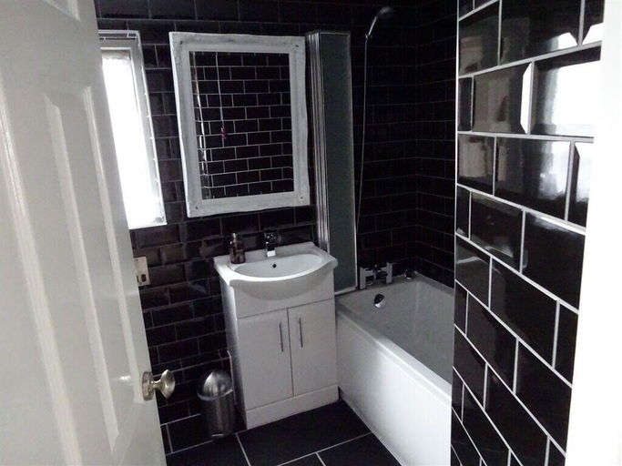 Bathroom 3, The White House Hotel, Somerset