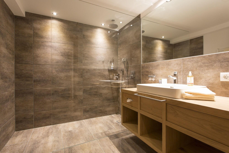 Bathroom 5, Das Landerer, Landeck