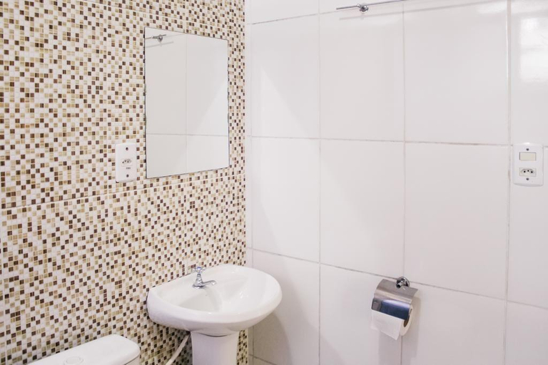 Bathroom 4, Hotel Guaíba, Guaíba
