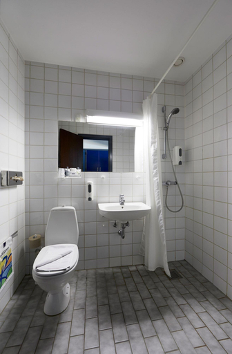 Bathroom 4, Kysthotellet Djursland, Norddjurs