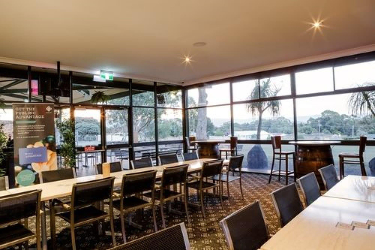 Food & Drinks 4, Lakeview Hotel Motel, Shellharbour