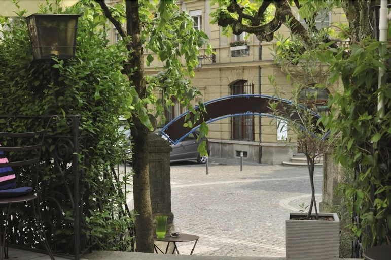 Hotel Le Rive Sud, La Broye