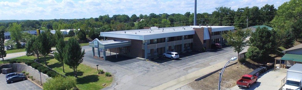 Public Area 1, Lakes Inn, Benton