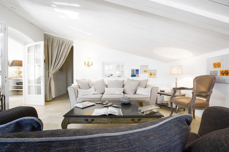 Public Area 5, Le Clos Saint-Martin Hôtel & Spa, Charente-Maritime