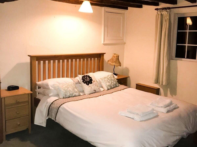 Bedroom 2, The Pear Tree Inn, Oxfordshire