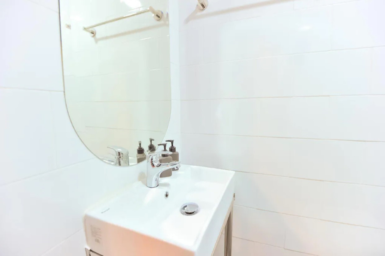 Bathroom 4, 7 Stays Pattaya Hotel (Formally 7 Days Premium Hotel Pattaya), Pattaya