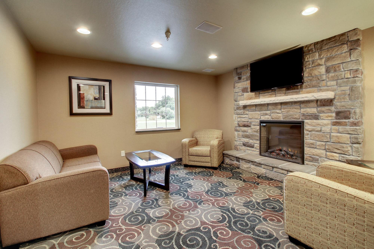 Public Area 2, Cobblestone Inn & Suites - Schuyler, Colfax