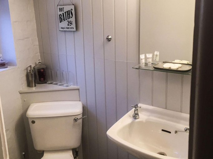 Bathroom 3, The Pear Tree Inn, Oxfordshire
