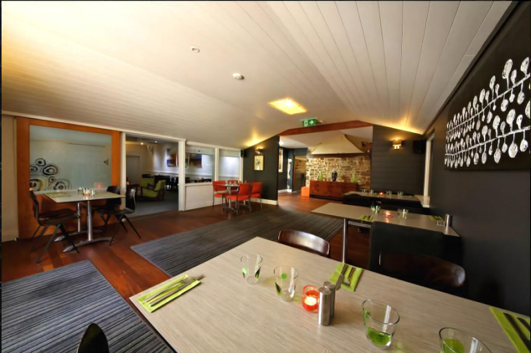 Food & Drinks 5, Inn Mahogany Creek, Mundaring