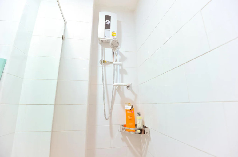 Bathroom 4, 7 Stays Pattaya Hotel (Formally 7 Days Premium Hotel Pattaya), Pattaya