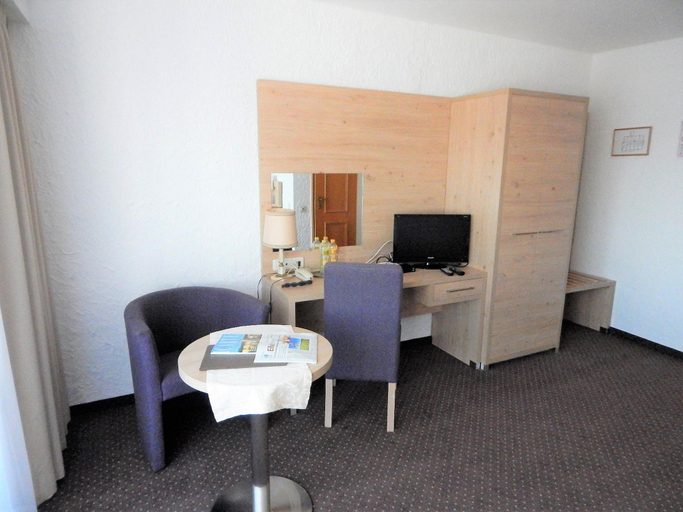 Bathroom 5, Land Gut Hotel Zum Alten Forsthaus, Düren