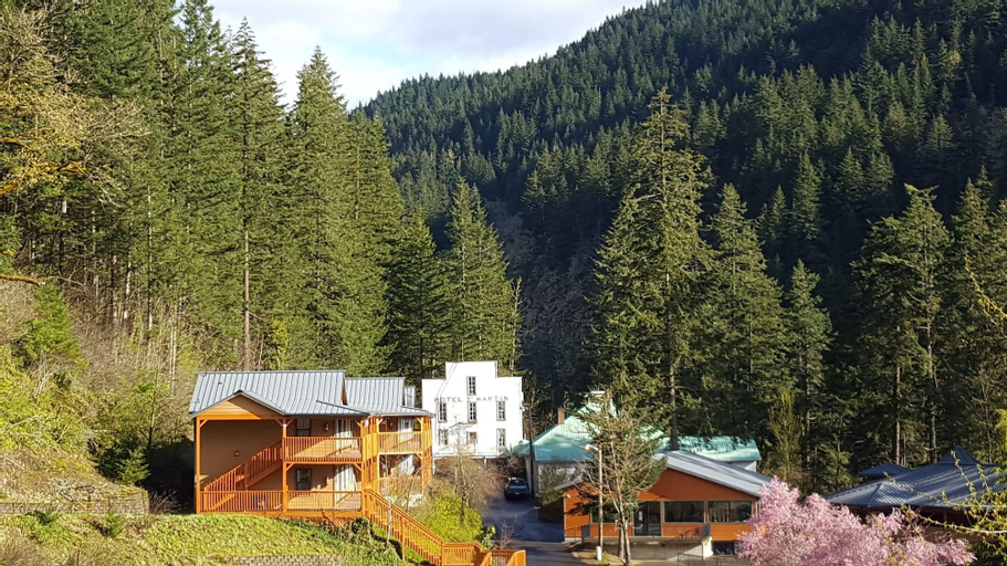 Sport & Beauty 1, Carson Hot Springs Resort, Skamania