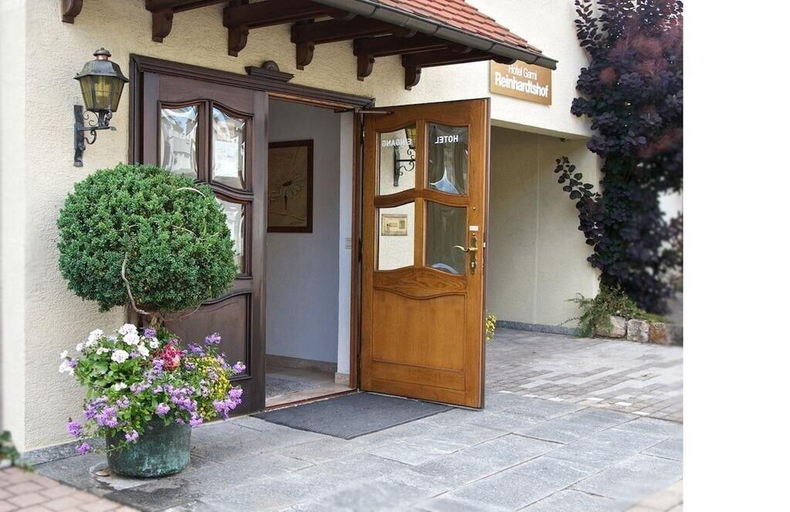 Exterior & Views 2, Hotel Reinhardtshof Garni, Esslingen