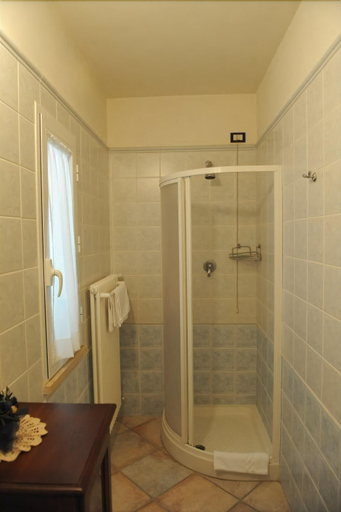 Bathroom 4, Hotel Rossi, Grosseto