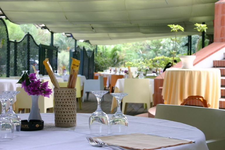 Food & Drinks, Il Caimano Appartamenti, Messina