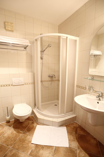 Bathroom, Hotel Nostalgia, Senec