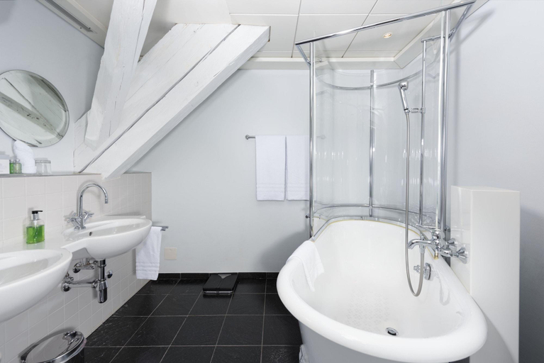 Bathroom 3, Hotel Stadthaus, Burgdorf