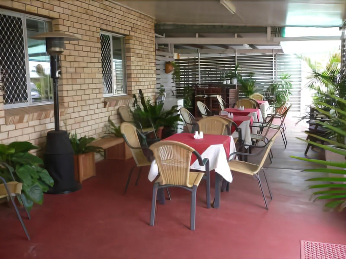 Food & Drinks 4, Chinchilla Motel, Chinchilla