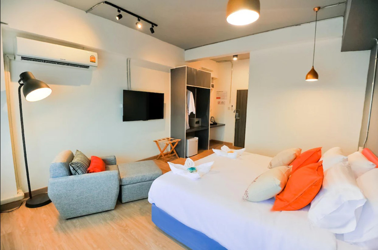 Bedroom 4, 7 Stays Pattaya Hotel (Formally 7 Days Premium Hotel Pattaya), Pattaya