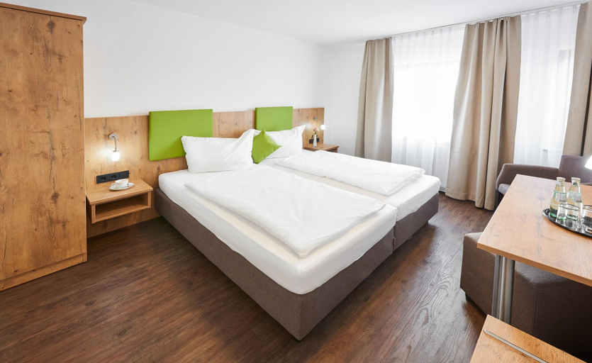 Bedroom 3, Landhotel Fernblick, Neuwied