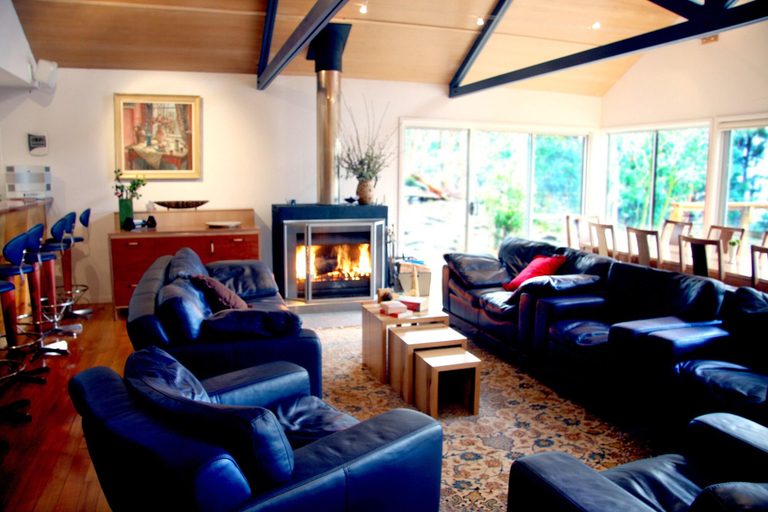 Public Area, Blue Lake Lodge, Central Highlands