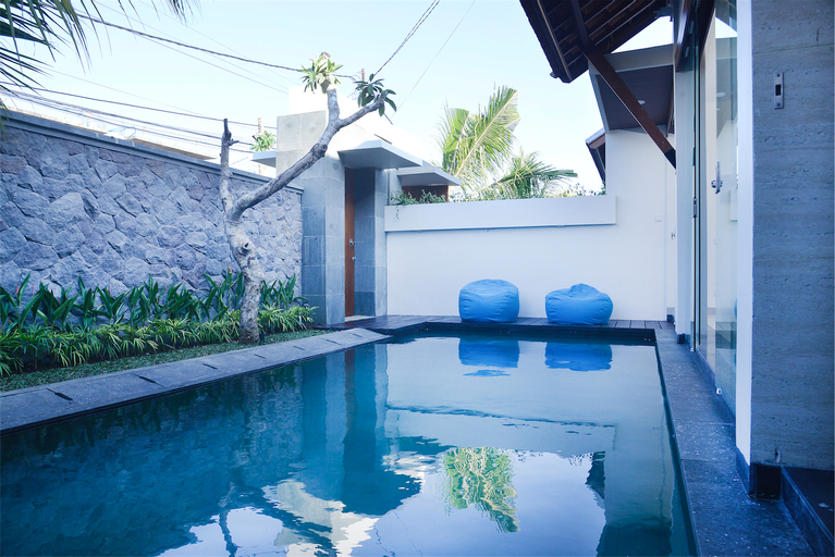 Swimming Pool 2