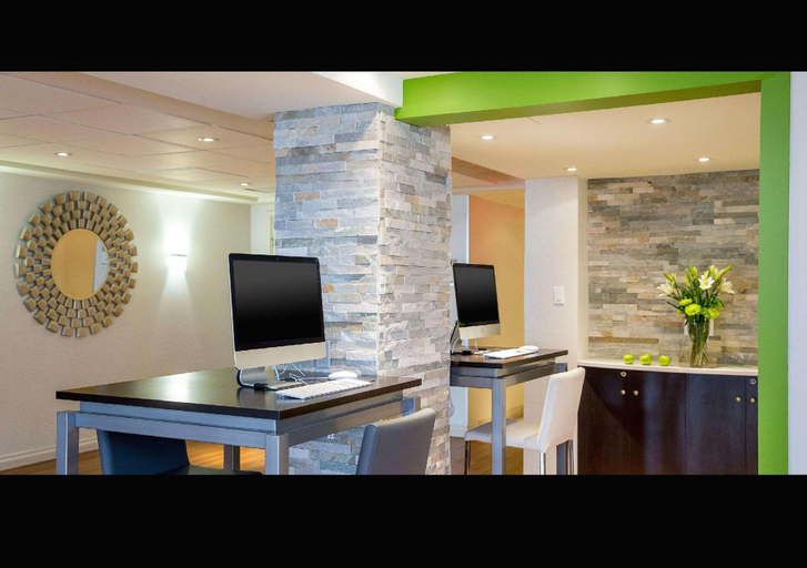 Quality Inn & Suites Brossard, Champlain