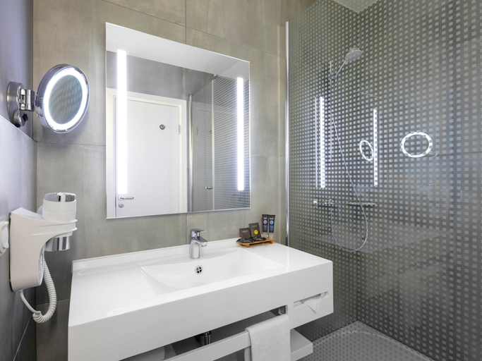 Bathroom 5, Novotel Warszawa Centrum, Warsaw
