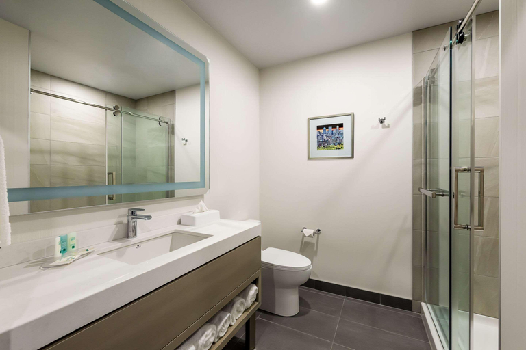 Bathroom 3, Spark by Hilton Montreal Brossard, Champlain